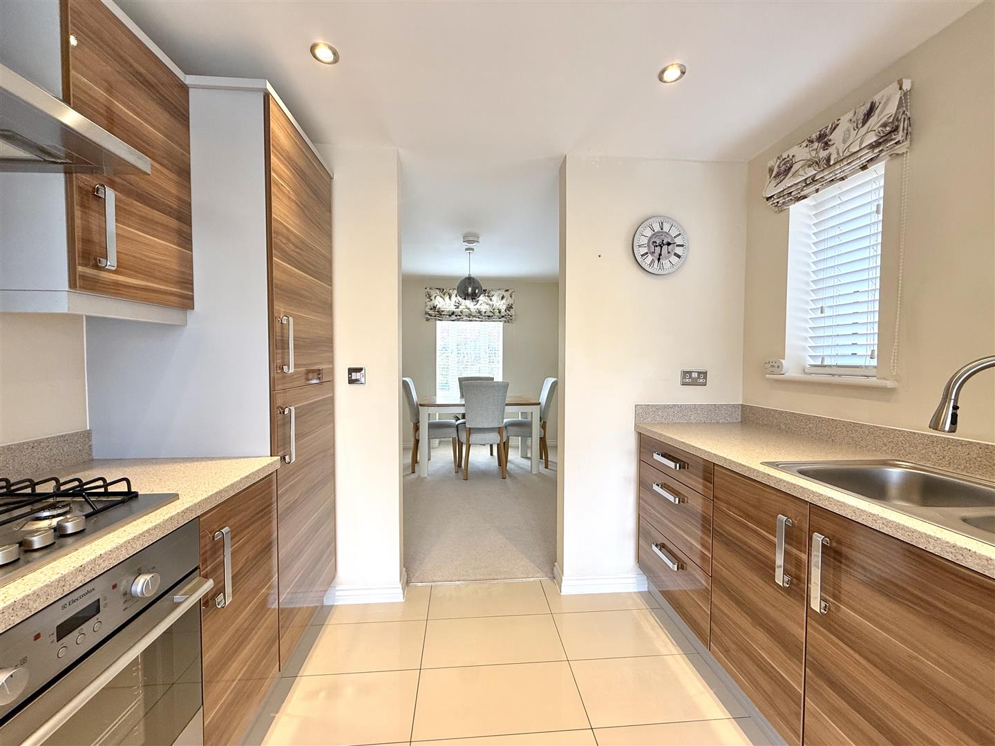 Y Deri, Sketty, Swansea, SA2 8ET